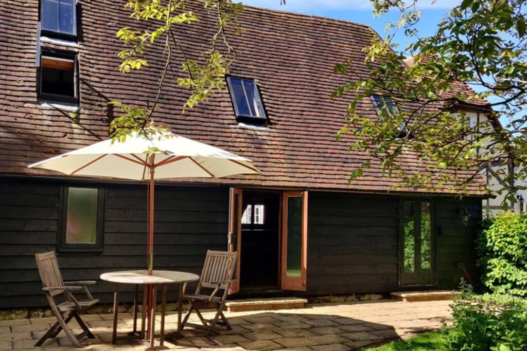Cosy Listed Barn In Peaceful Country Village Granborough Экстерьер фото
